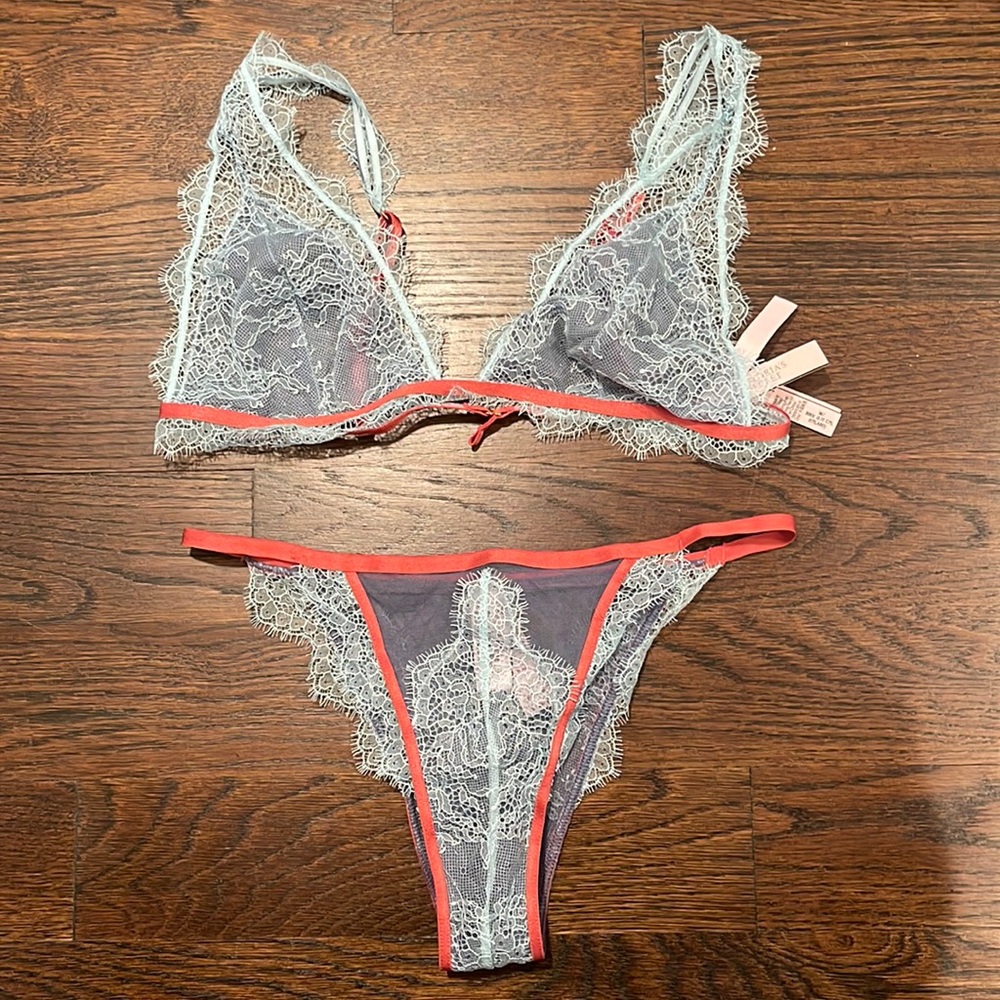 NWT VICTORIAS SECRET LINGERIE SET